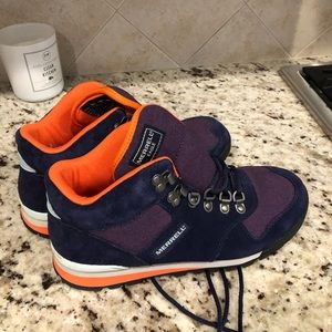 Adorable purple hiking boots!